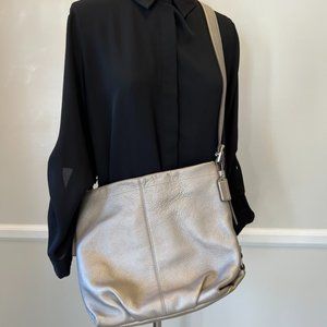 Coach Platinum Champange Pebbled Leather Convertable Shoulder Crossbody bag